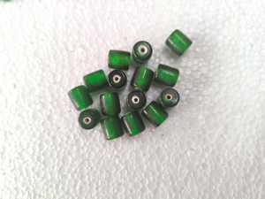 สั่งทำงานฝีมือของเราด้วยลูกปัดหัวใจสีขาวของเราในหลากหลายสีที่สมบูรณ์แบบสำหรับสร้อยข้อมือสร้อยคอและโครงการ DIY - Product Image 2