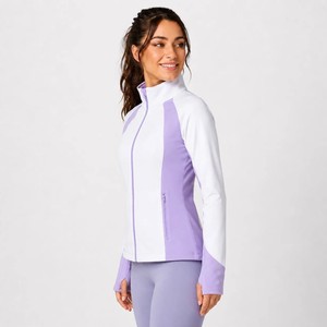 Veste softshell pour femme conçue avec un tissu confortable, des poches pratiques et un style moderne pour une utilisation quotidienne en extérieur et au quotidien. - Product Image 2