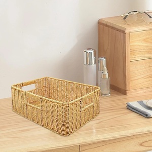 Cesta de almacenamiento para el hogar hecha de bambú. - Product Image 5