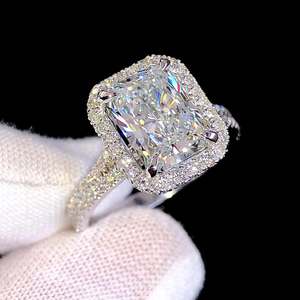 Bague de fiançailles Moissanite coupe radiante pour femme en argent sterling 925 serti de halo VVS diamant plaqué or bijoux de mariage - Product Image 1