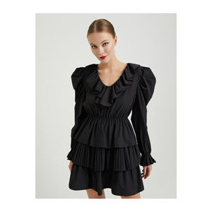 Vestido Casual de Popelina Plisada con Cuello en V BGN, Hecho en Turquía - Product Image 4