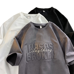 เสื้อยืดผู้ชายทรงปกติ ผ้าฝ้าย 100% ลายนูน 3 มิติ ออกแบบลายกราฟิกวินเทจ แห้งเร็ว - Product Image 3