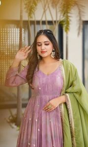 ชุดยาวยี่ห้อ Anarkali ดีไซเนอร์เสน่ห์สำหรับเพื่อนเจ้าสาวที่จะเฉิดฉายโดยไม่ขโมยสปอตไลท์ - Product Image 6