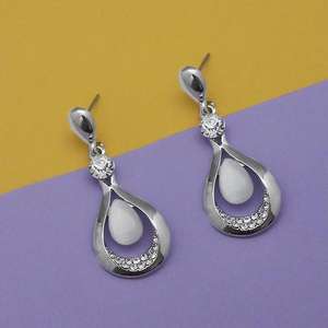 Pendientes colgantes de piedra austriaca y resina chapada en plata Kriaa, joyería fina 1313687 - Product Image 1