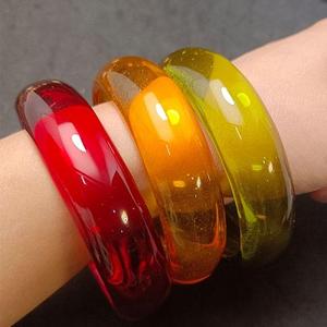 Ins Style Chunky Géométrique Cristal Acrylique Bracelet Épais Large Bande Acrylique Résine Bracelet Bijoux Femmes de f s international - Product Image 2