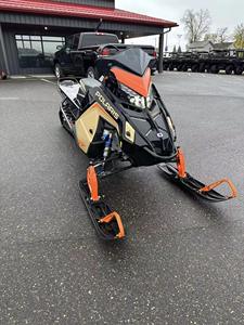Offre exceptionnelle 2022 : Motoneige 850 RMK Khaos Matryx Slash 163 - Châssis léger haute performance 850cc et capacité de glisse sur neige profonde - Product Image 4