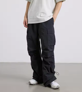 Pantalon cargo décontracté personnalisé en nylon Pantalon de parachute de jogging à sueur empilée Pantalon de parachute pour hommes Pantalon de survêtement baggy en nylon évasé à jambe large droite - Product Image 2