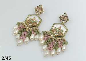 PENDIENTES TRADICIONALES Y DE MODA INDIOS KUNDAN CHAPADO EN ORO CON PENDIENTES DE PERLAS Y PENDIENTES DE BOLLYWOOD PARA MUJERES Y NIÑAS - Product Image 5