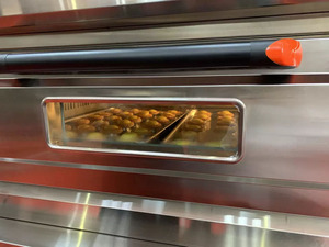 Four à sole industriel en gros avec roues pour la cuisson du pain, des gâteaux, des biscuits, des pizzas - 110/220/380V, garantie 1 an - Product Image 2