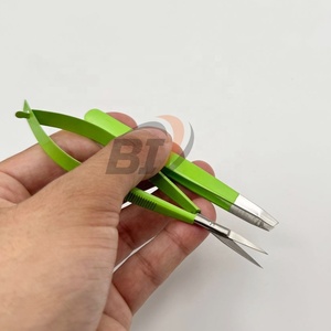 Pince à épiler en acier inoxydable avec revêtement en poudre personnalisé, pointe inclinée, pour la mise en forme des sourcils, avec ciseaux à ressort, logo personnalisé - Product Image 6