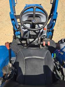 Tracteur compact multifonctionnel d'occasion LS Xr 3135 H 35HP 4WD à transmission par engrenages avec chargeur frontal et godet - Product Image 5