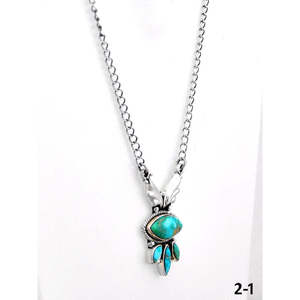 Pendentif artisanal en turquoise taille émeraude en forme d'ailes, serti clos, avec chaînes en argent sterling, symbole chrétien tendance, Southwest - Product Image 3