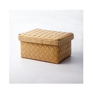 Panier décoratif en bambou fait à la main à partir de fibres de bambou durables pour la cuisine, le salon, le rangement et la décoration intérieure moderne - Product Image 1