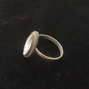 Anillo de Compromiso Semimontado con Engaste de Copa y Bisel Marquise, Plata de Ley 925 Maciza Chapada en Oro de 14k, Banda Sencilla para Mujer - Product Image 4