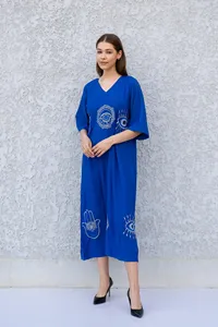 Vestido Kaftan Azul al Precio Más Bajo del 2026 con Bordado de Hamsa y Ojo Turco, Estilo Boho, Largo Midi, Mangas Medias - Product Image 2