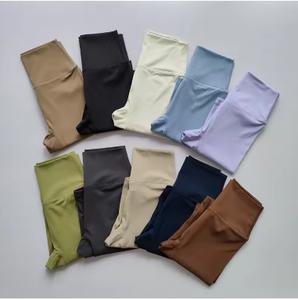 Shorts de Yoga Cómodos para la Piel, Ecológicos, Transpirables, Material de Spandex/Nylon, Diseño sin Costuras, Secado Rápido, Antibacterianos, Elásticos - Product Image 3