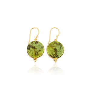Boucles d'oreilles en laiton plaqué or avec pierres précieuses, opale verte, boucles d'oreilles pendantes élégantes en laiton avec brillance et finition - Product Image 1