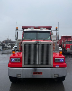 Camión de Carretera de Servicio Pesado HK9098 2016 4900, Camión Comercial con Capó Largo, Bajo Kilometraje - Product Image 1