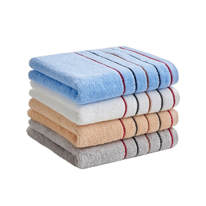Serviettes de bain de luxe en coton 100% filé à anneaux 600 GSM, séchage rapide, très absorbantes, avec logo personnalisé pour un usage quotidien - Product Image 1