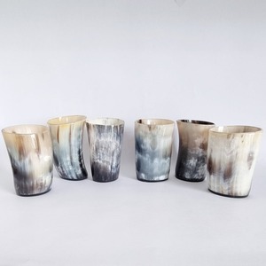 Verre à boire en corne naturelle sur le thème des Vikings |   Gobelet en corne artisanal - Product Image 3