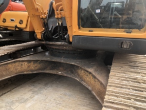 Pelle sur chenilles Hyundai 305LC-9T originale et d'occasion 31 tonnes Engins de terrassement Modèle 2023 Capacité du godet 1.4m 95% NOUVEAU Faible - Product Image 2