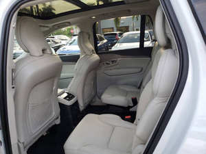 Vo-lvo XC90 Recharge 2023 en parfait état - Product Image 2