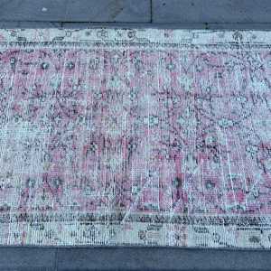 Alfombra vintage de 2.6x5.2 pies (80x157 cm), alfombra turca marroquí rosa - Product Image 4