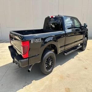 2021 F-o-r-d F-250 Super Duty Lariat 4x4 faible kilométrage et prix abordable en stock prêt pour l'expédition - Product Image 4