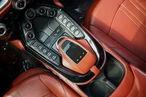 Aston Martin Vantage Base 2019 en perfecto estado - Product Image 2