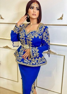 BRODERIE DE DESIGNER ÉLÉGANTE SUR ROBE KARAKOU BLEUE AVEC PERLES DE VERRE EN CRISTAL OMBRÉES, PIERRE, TRAVAIL DABKA @ 2024 - Product Image 2