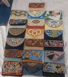 2025 femmes doux Durable paillettes pochette à la main tissé épaule paillettes Floral brodé fermeture éclair tendance pour la plage - Product Image 5