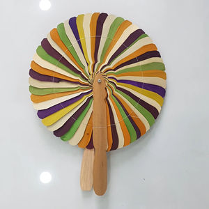 Abanico de mano de bambú hecho a mano sostenible vintage, abanico de hojas de palma colorido, producto vietnamita Ecológico Tradicional - Product Image 1