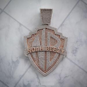 Pendentif personnalisé pour femme en argent sterling plaqué or 14 carats avec moissanite, lettre initiale, design diamant or rose, breloques - Product Image 1