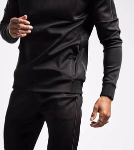 ชุดวอร์มออกกำลังกายคุณภาพสูงสำหรับผู้ชาย ดีไซน์เนอร์แบรนด์ ชุดเซ็ท 2 ชิ้น แบบเรียบง่าย รุ่น 2026 - Product Image 4