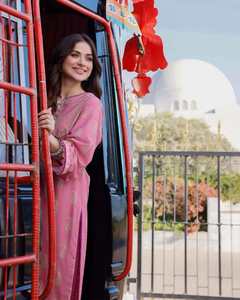 Salwar Kameez Chickenkari para Eid, Bodas y Playa - La Ropa Femenina Más Hermosa, Material de Viscosa, Absorbe la Humedad, Secado Rápido - Product Image 2