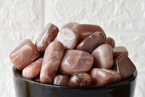 Piedras de Luna Naturales Premium al por Mayor, 1 kg, Piedras Pulidas, Cristales Puros para Sanación, Meditación y Decoración - Product Image 3