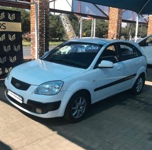 KIA RIO 1.4 4 portes d'occasion 2005 (conduite à gauche/droite) - Product Image 3