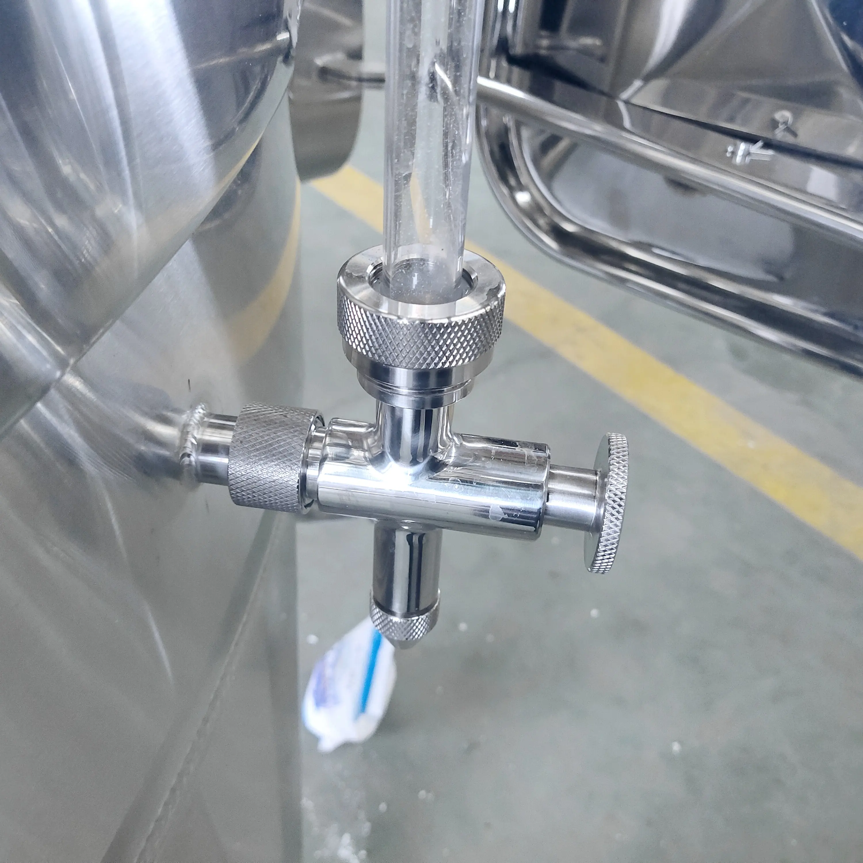Tanque de fermentación de cerveza cónico con camisa de acero inoxidable personalizable 100l 200l 250l 300l 400l 500l 600l 800l 1000l