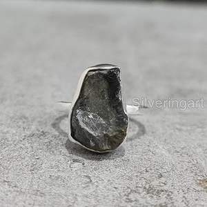 Bague pour femme en labradorite naturelle, pierre précieuse martelée, cadeau de Noël, cadeau d'anniversaire, bague en argent sterling 925, bijoux faits à la main - Product Image 3