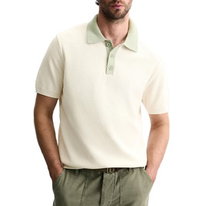Polo personnalisé en coton doux et respirant, avec technologie anti-humidité, pour usage d'équipe ou comme chemises promotionnelles pour hommes. - Product Image 1