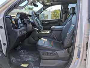 Sierra 2500 HD AT4 2025 de Calidad Superior, Tracción en las Cuatro Ruedas, Cabina Doble, en Buenas Condiciones - Product Image 5