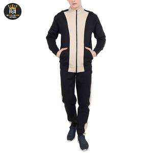 Survêtement d'entraînement de football décontracté personnalisable pour hommes Survêtements à rayures de style jeunesse dans des couleurs personnalisées pour la saison d'hiver - Product Image 1