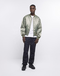 Nueva chaqueta de satén para hombre de nailon de ajuste Regular verde a la moda para hombre, diseño de servicio OEM, chaqueta Bomber personalizada para hombre, nueva ropa para hombre - Product Image 2