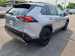 Assez utilisé 2023 To-yota RAV4 Hybrid SE - Product Image 3