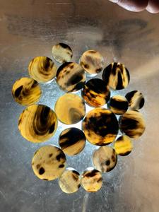 Botón de cuerno de búfalo de calidad superior 100% Natural (2) Color POR HF CRAFTS - Product Image 2