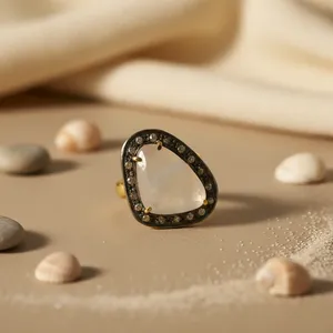 Anillo Romántico y Moderno para Mujer, Chapado en Oro Rosa, con Incrustaciones de Diamantes y Piedras Preciosas, Engaste de Garra, Joyería con Detalles en Oro - Product Image 1