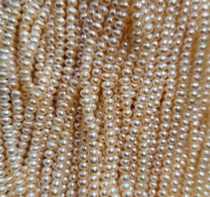 Collar de Perlas Blancas Naturales Cultivadas Sin Tratar, Hechas a Mano con Estilo Boutique - Product Image 5