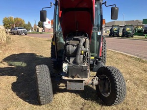 2019 Massey Ferguson 1760M Tracteur à pied 4WD Puissance nominale HP de 40 à 180 d'occasion - Product Image 4