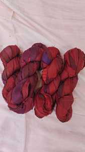 ริบบิ้นผ้าไหมส่าหรีรีไซเคิลแบบย้อมสีเขียวสำหรับงานถักไหมพรมด้วยมือผลิตตามสั่งสำหรับร้านค้าจำหน่ายต่อ - Product Image 6