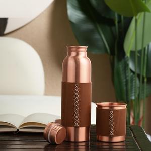 Bouteille d'eau en cuivre, finition élégante, légère, durable, écologique, logo personnalisé, tendance, vente en gros, faible MOQ, approvisionnement pour - Product Image 6